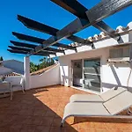 Villa Con Piscina Privada Y Jardin
