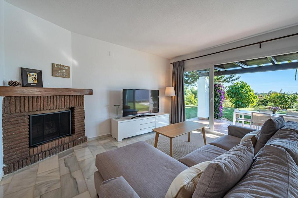 Con Piscina Privada Y Jardin Vakantiehuis Marbella
