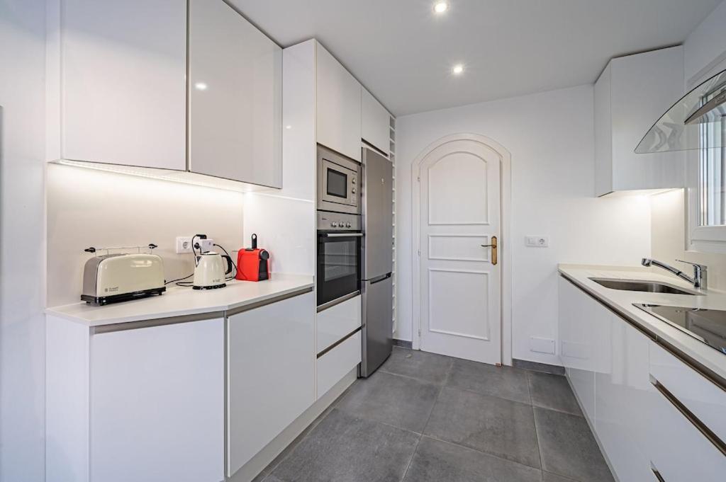 Con Piscina Privada Y Jardin Vakantiehuis