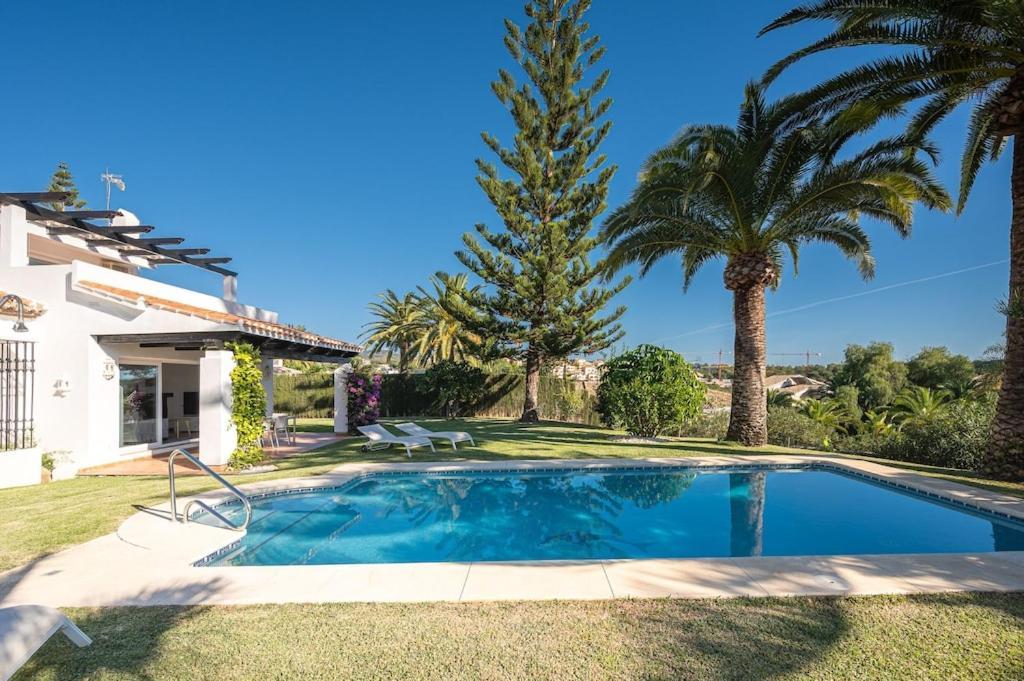 Con Piscina Privada Y Jardin Marbella