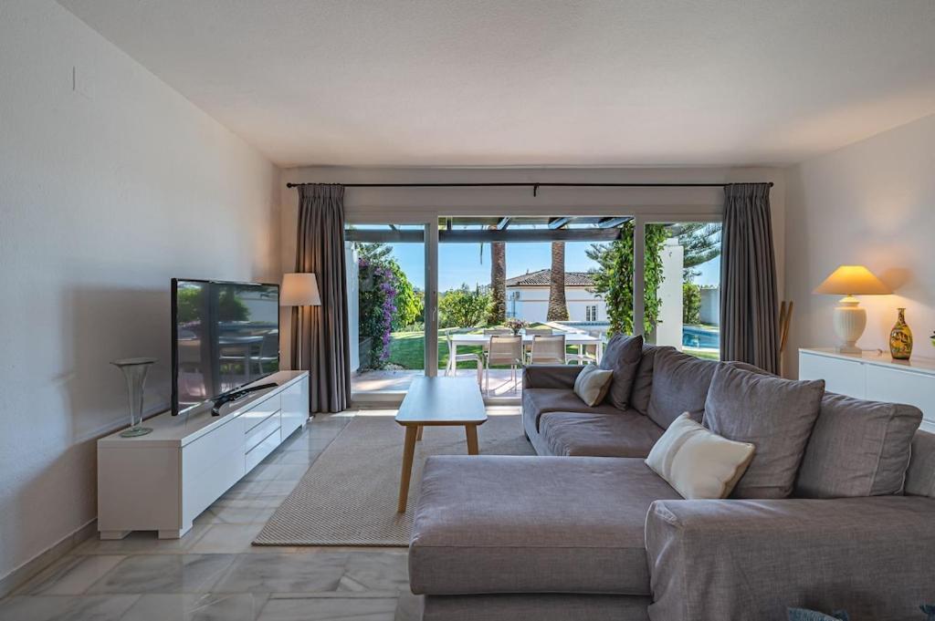 Con Piscina Privada Y Jardin Vakantiehuis *