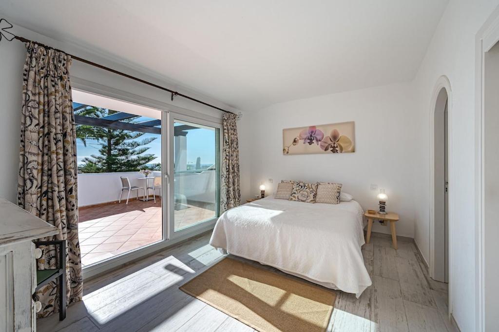 Con Piscina Privada Y Jardin Marbella